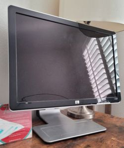 HP W2207 Computer Monitor
