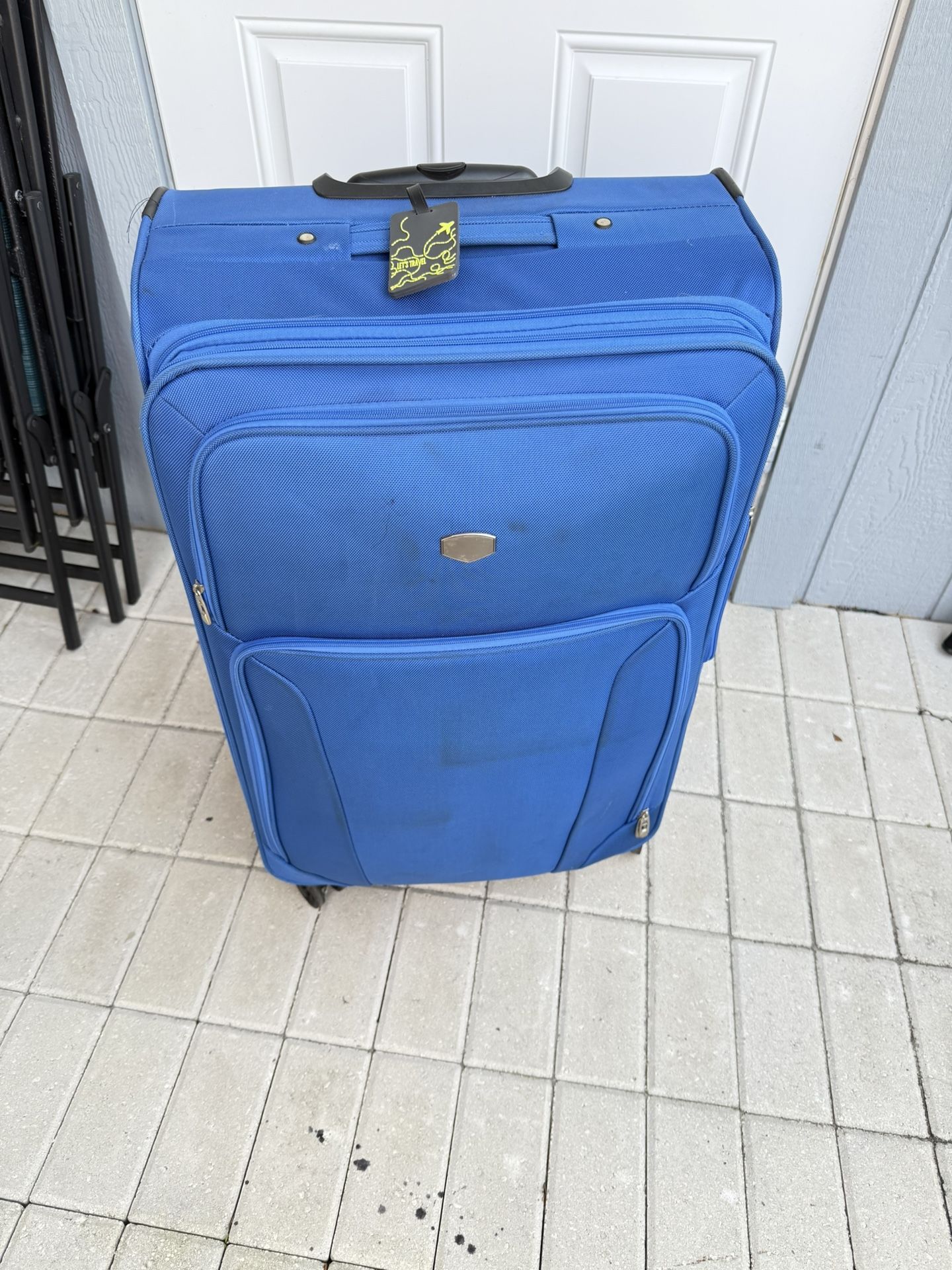 Softside Spinner Suitcase 28 inches 84 centimeters