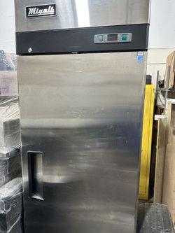Migali C-1R-HC Upright Stainless (1-Door) Refrigerator 