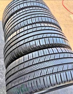 245 50 20 Michelin tires Con 80% de Vida Las 4