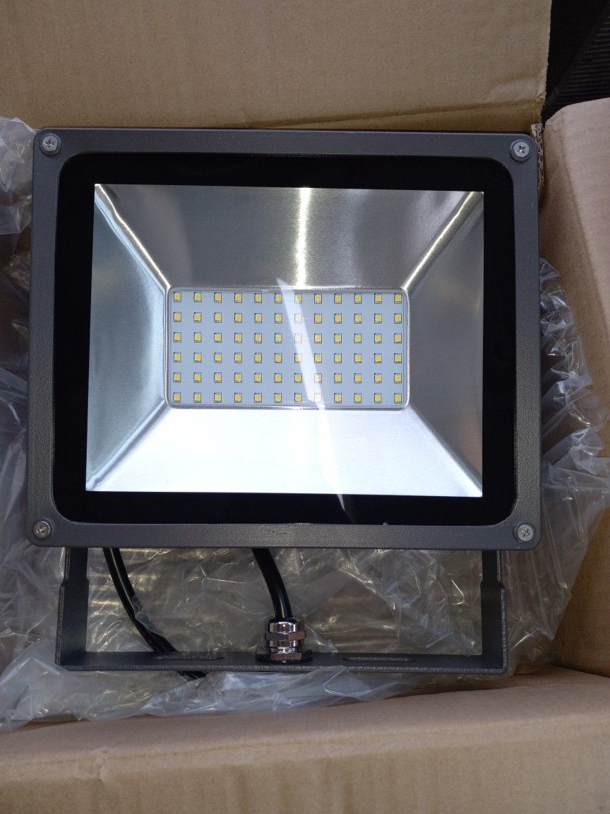 Maxlite Led Bright Light