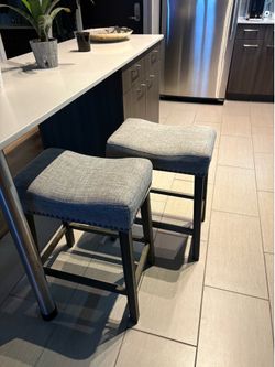2 Stools