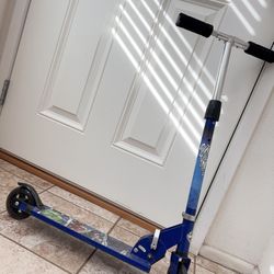 Marvel Avengers Boys Inline Folding Kick Scooter Great Condition 