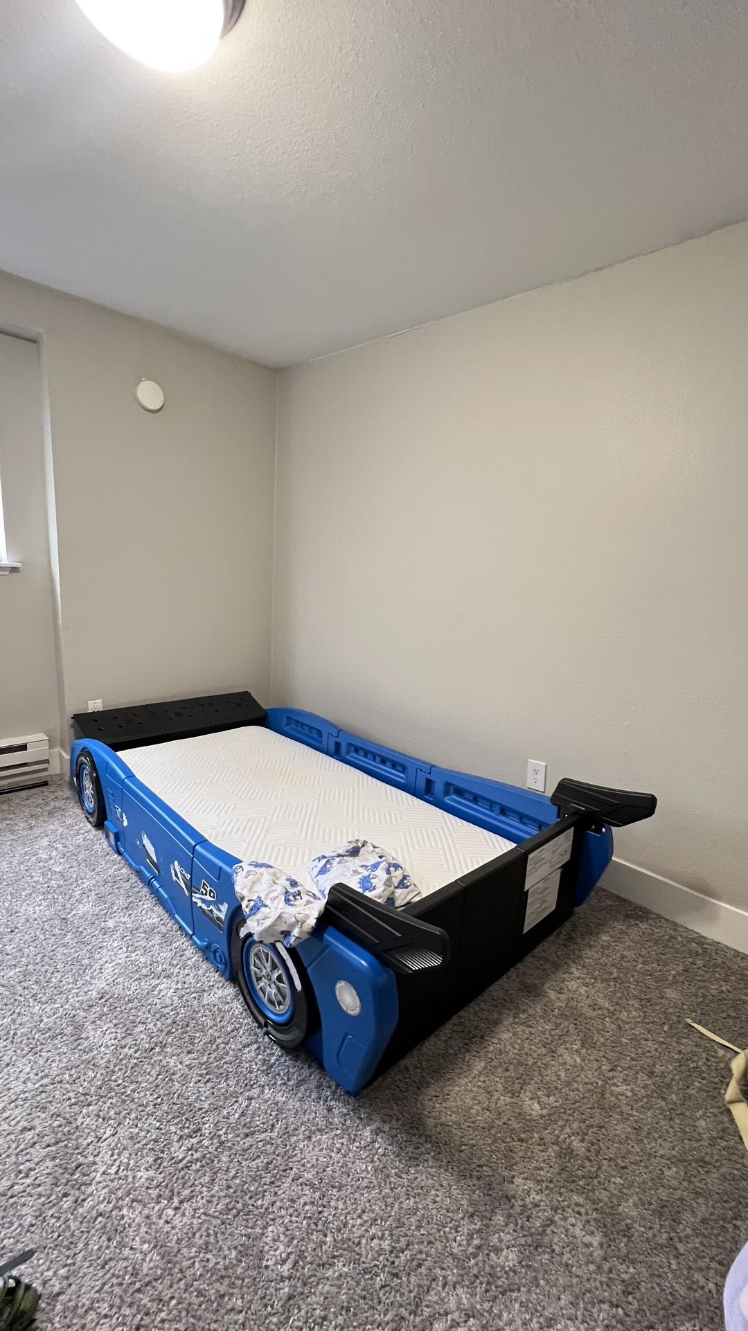 toddlers bed & mattress