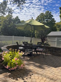 Outdoor dining set with 5 chairs & Umbrella