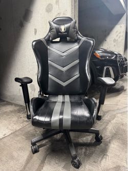 KillaBee ergonomic gaming chair