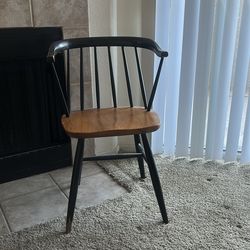 Accent sitting chair