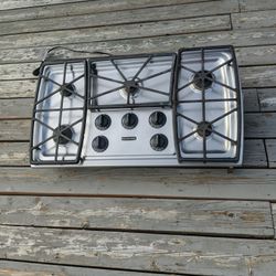 Kitchen aid built-in gas stove, in good working order, five burners(18"×35