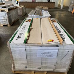 Up $0.99/sq ft 5.5mm~10mm Luxury Vinyl Plank Flooring SPC Flooring Click Locked Wholesale Price