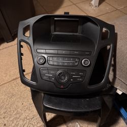 2018 Ford Focus  Radio Sirus Backup Screen And Dash Bracket
