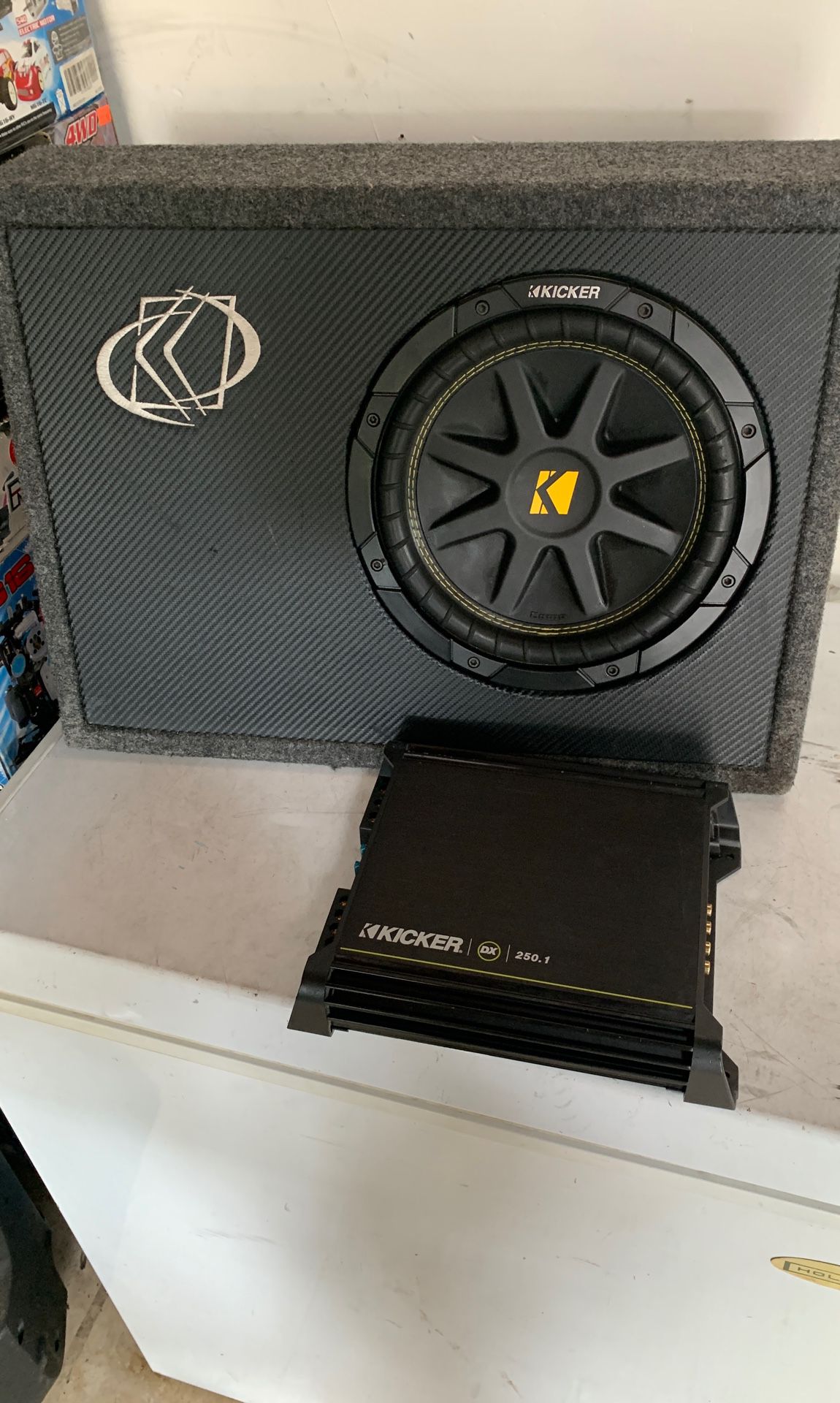Kicker 10 Inche With amplifier