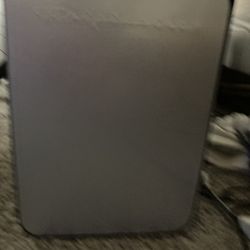 Fridge (Frigidaire)