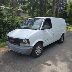 2002 GMC Safari Cargo