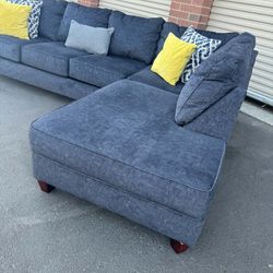 Really Nice Very Good Condition Sectional