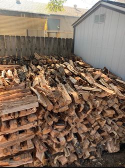 Oak, Mesquite, Firewood 🪵 Seasoned, Split & Delivered.