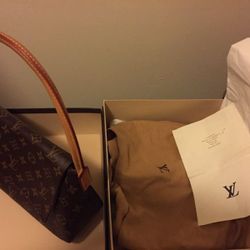 Louis Vuitton handbag with Original box - Authentic