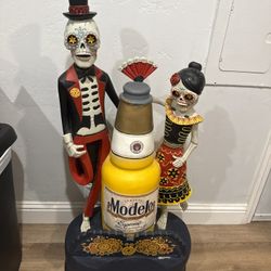 Modelo Day Of The Dead Bobble Heads