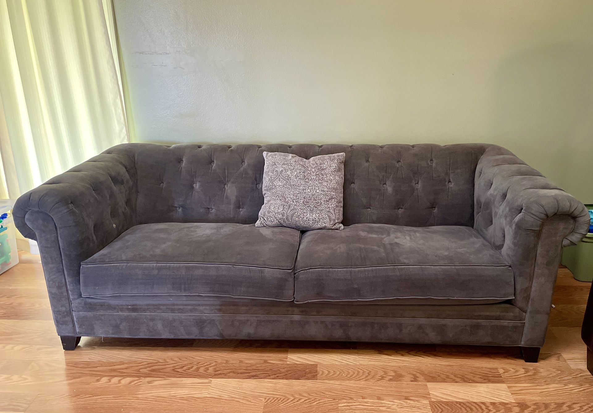 Large & beautiful Couch/ Sofa