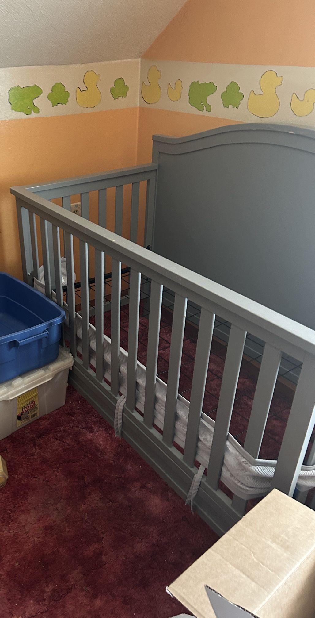 DaVinci Charlie 4-in-1 Convertible Crib