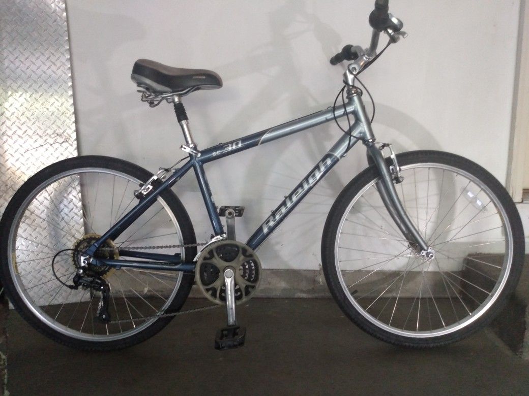 Raleigh bike sc30 price new arrivals