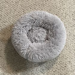 Pet Bed Small 16” Across Like New