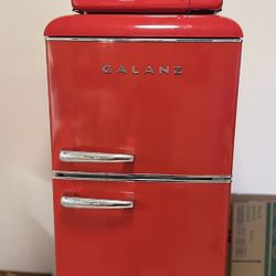 Fridge And Microwave; Must Go Moving 