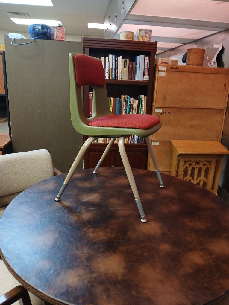 Classroom Or Banquet Chairs