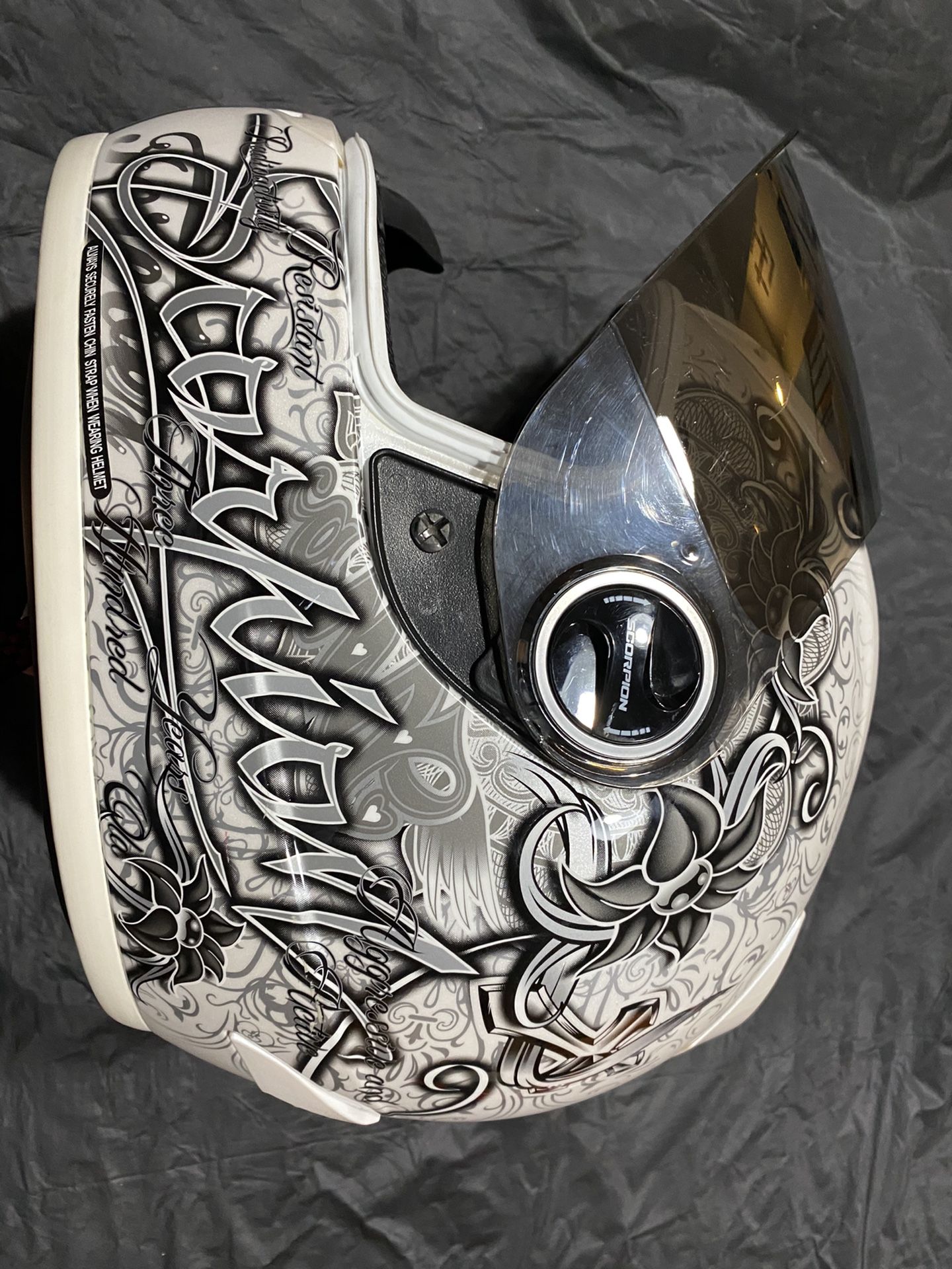 Scorpion Motorcycle Helmet for Ladies (Large)
