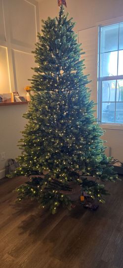 7.5 ft Nicohlas Holiday Christmas Tree