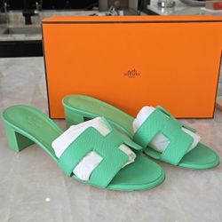 Hermes Women's Oasis Sandals Leather Size 9/ 39 With Box