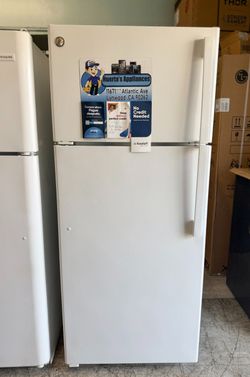 GE Refrigerator White Top and Bottom