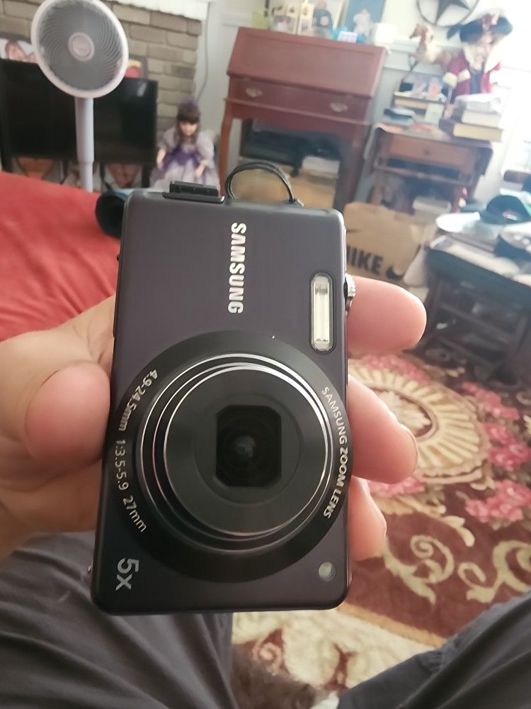 samsung TL110 digital camera works great