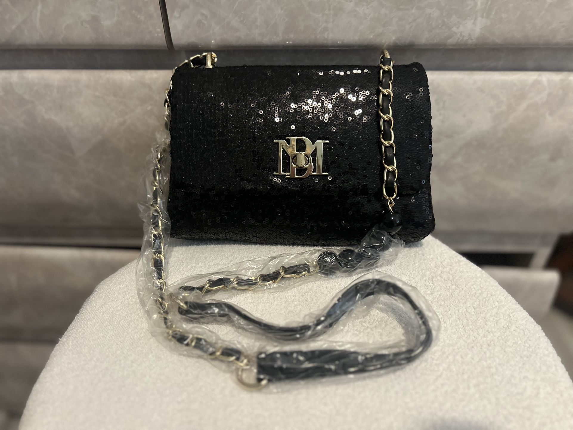 Badgley Mischka Women Sequin Messenger Pearl Bag Black  