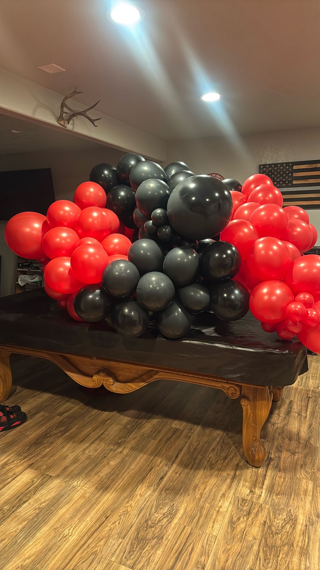 Free balloon garland