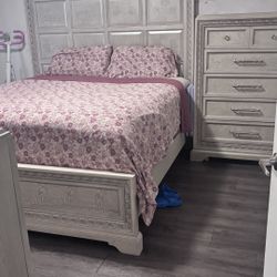 Olivia Bedroom Set