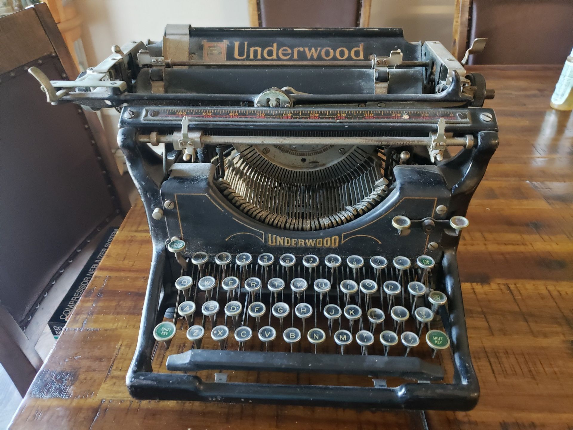 Vintage 1930s Underwood Typewriter