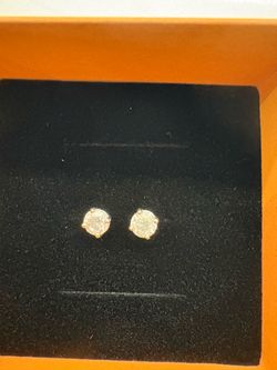 Natural diamond studs (with certified invoice)