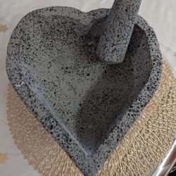 Molcajete de estilo corazón 