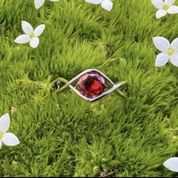 ❤️Stunning Red Ring❤️