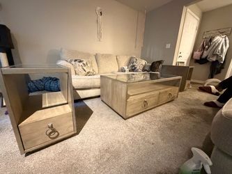 Light brown coffee table set