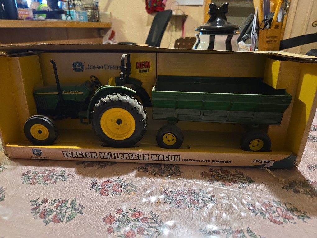 John Deere Tractor  W Flarebox Wagon