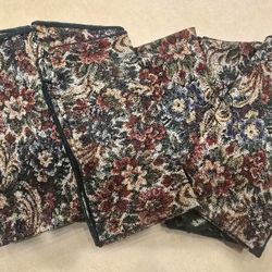 12 Cloth Napkins 17x17in 