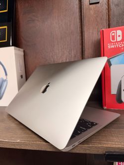 Apple MacBook Pro (13-inch, M1, 2020, A2338) (8GB RAM - 256GB SSD)