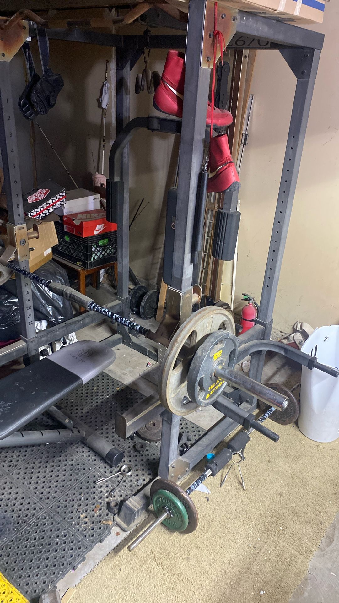Bench Press / Power Rack