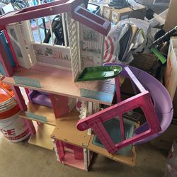 Barbie Dreamhouse Doll House 