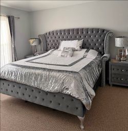 Queen Bed Velvet Tufted New