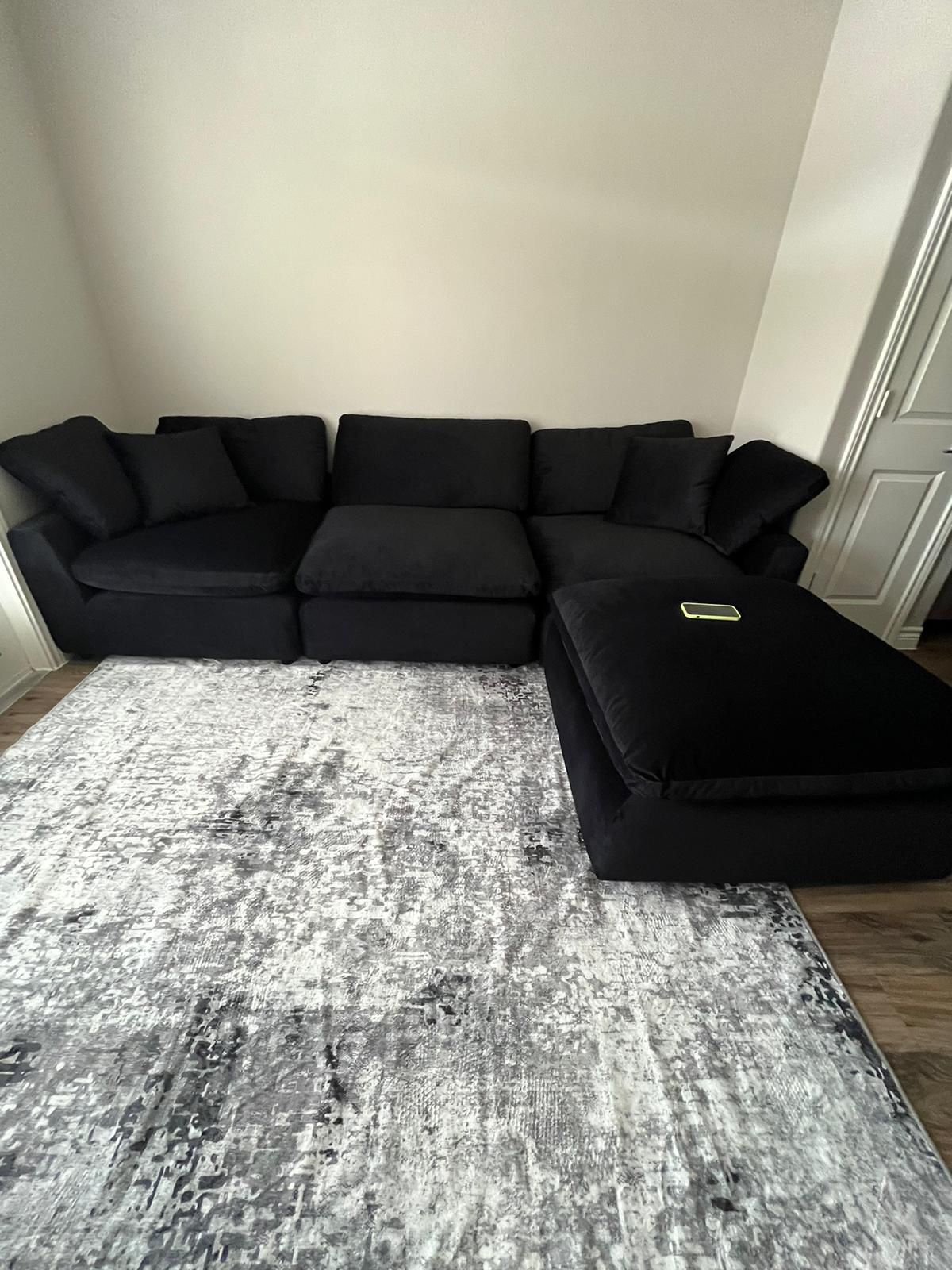 CLOUD BLACK SECTIONAL