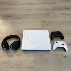 Xbox One X Bundle