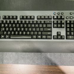 NEGOTIABLE  Logitech G613 Wireless Mechanical Gaming Keyboard (extremely good condition)
