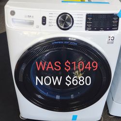 GE 4.6 CU. FT. capacity Smart Front Load Energy Star Washer With Ultrafresh Vent System